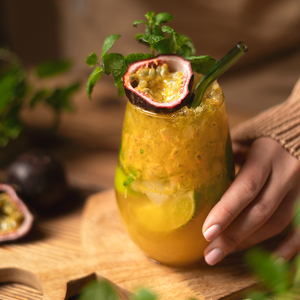 Bezalkoholowy drink mango marakują