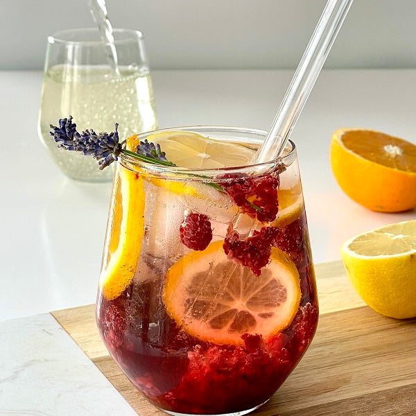 bezalkoholowy drink z malinami - zdjęcie