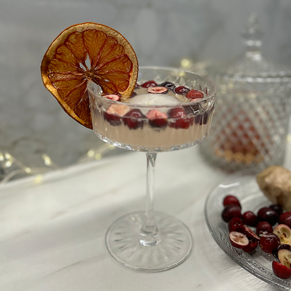 Bezalkoholowy drink z sokiem grejpfrutowym i imbirem
