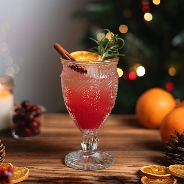 Bezalkoholowy drink z sokiem żurawinowym