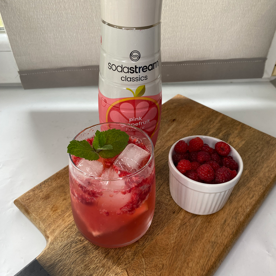 Różowy drink bezalkoholowy “Raspberry Citrus Twist”