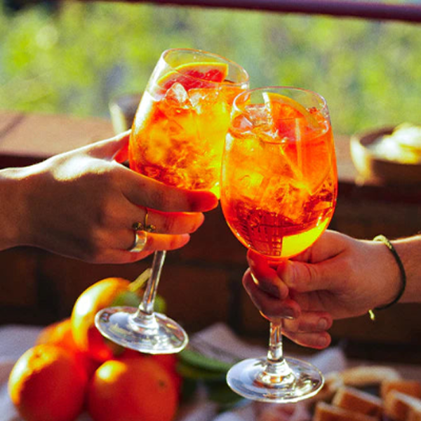 Aperol, gazowana lemoniada i inne orzeźwiające drinki na garden party